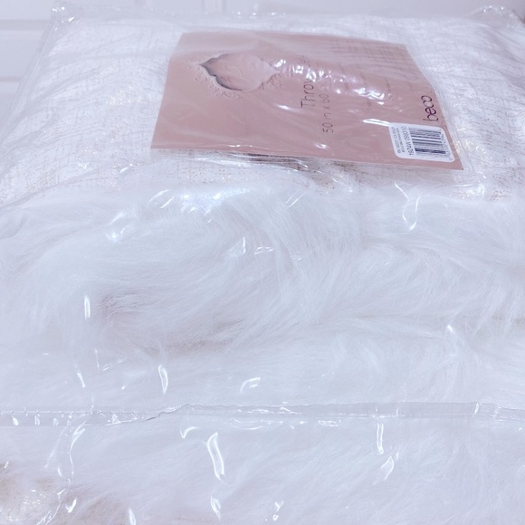 Beco Home Metallic Velvet Gold White Fur Throw Blanket 50x60 - Picture 5 of 6